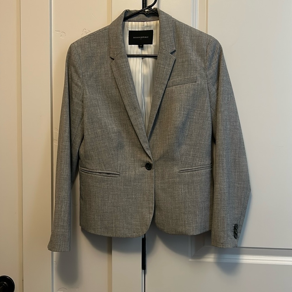 Size 6P Banana Republic jacket separate
